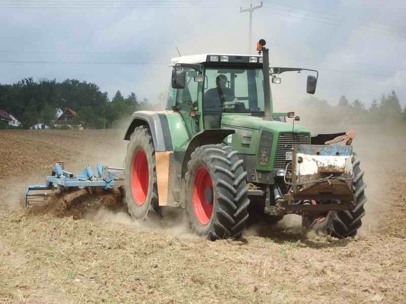 Fendt 824 11.jpg
